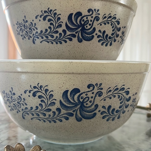 Vintage Pyrex Homestead Mixing Bowls 3 Pieces 401, 402, 403 - 750ml, 1.5L, 2.5L - Picture 7 of 14
